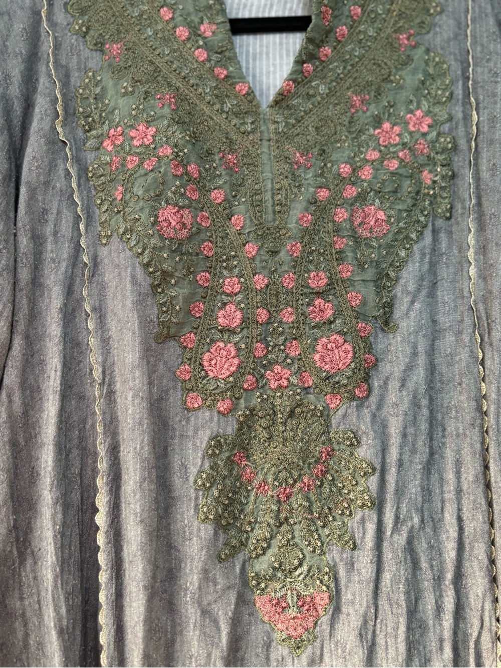Dress with slits one size - Picture 2 of 13